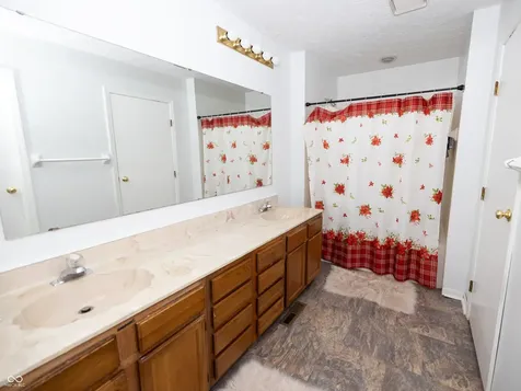 6037 Mcclellan Court Indianapolis IN 46254