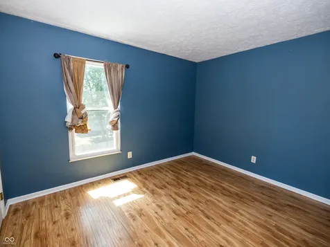 6037 Mcclellan Court Indianapolis IN 46254