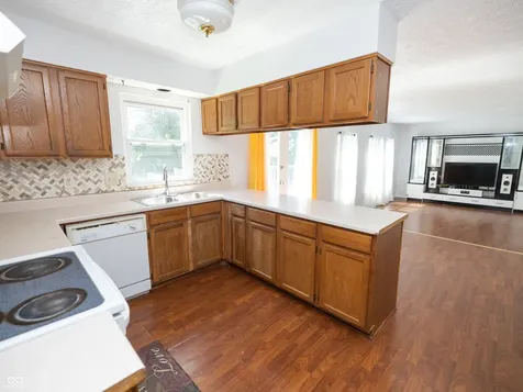6037 Mcclellan Court Indianapolis IN 46254