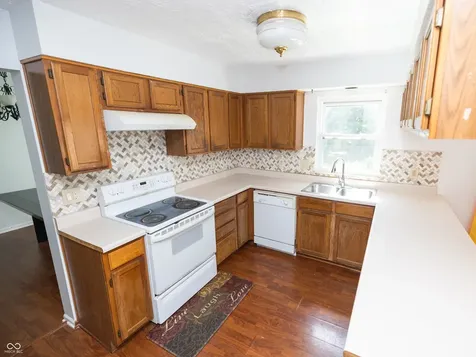 6037 Mcclellan Court Indianapolis IN 46254