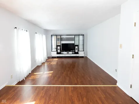 6037 Mcclellan Court Indianapolis IN 46254