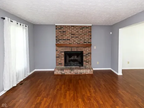 6037 Mcclellan Court Indianapolis IN 46254