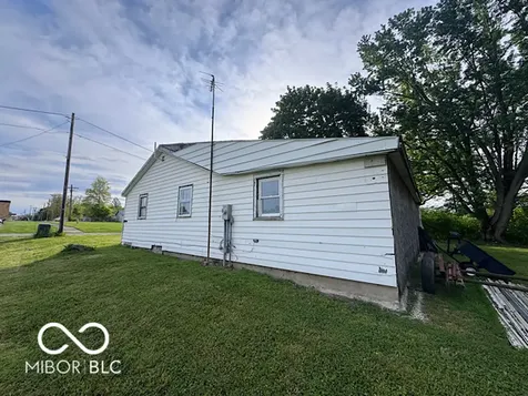 211 W Pearl Street Dunkirk IN 47336