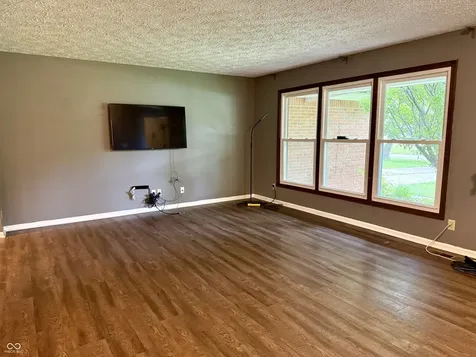 2 Holmes Court Greenfield IN 46140
