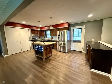 2 Holmes Court Greenfield IN 46140
