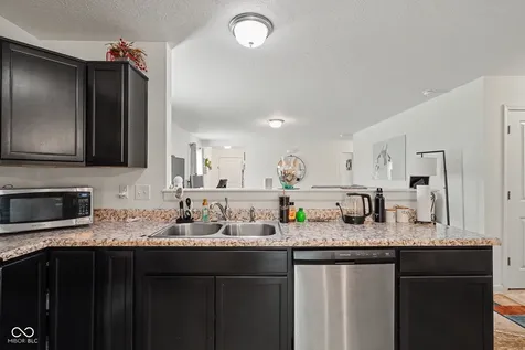 6459 Pinebark Place Indianapolis IN 46217