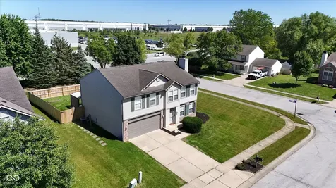 1 Somerset Circle Brownsburg IN 46112