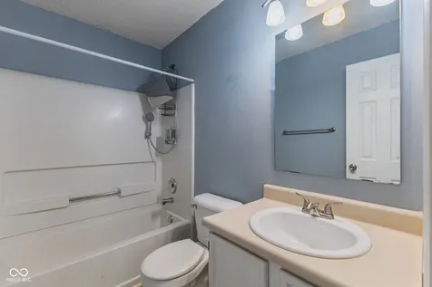 9300 Amberleigh Drive Plainfield IN 46168