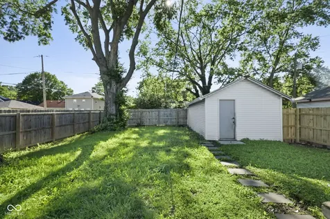 621 N Bradley Avenue Indianapolis IN 46201