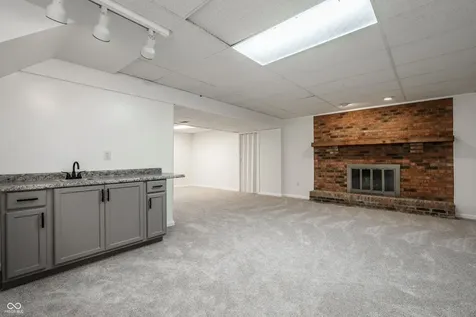 7313 Highburry Drive Indianapolis IN 46256