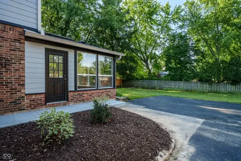 7313 Highburry Drive Indianapolis IN 46256