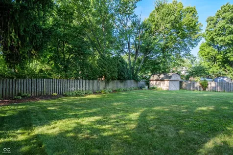 7313 Highburry Drive Indianapolis IN 46256