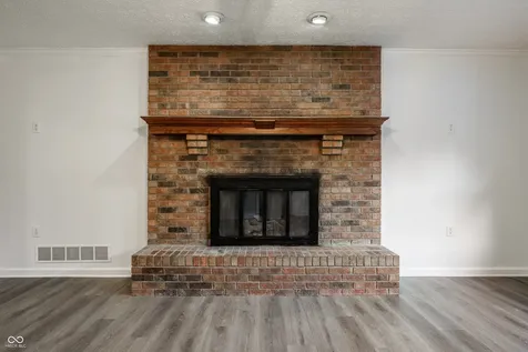 7313 Highburry Drive Indianapolis IN 46256