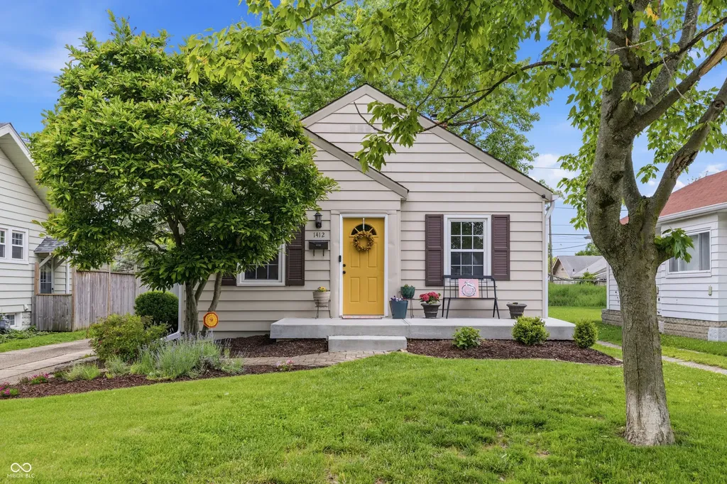 1412 N Bosart Avenue Indianapolis IN 46201