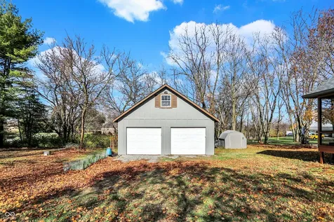 9702 E 375 S Zionsville IN 46077