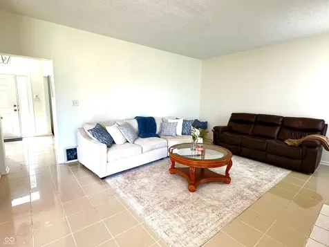 10142 Ironway Drive Indianapolis IN 46239