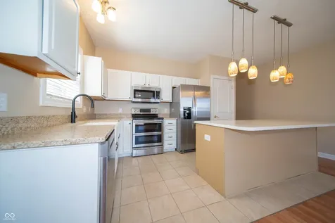 11044 Schoolhouse Road Fishers IN 46037