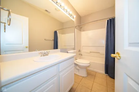 11044 Schoolhouse Road Fishers IN 46037