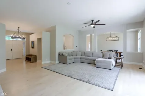 4300 Tally Ho Circle Zionsville IN 46077