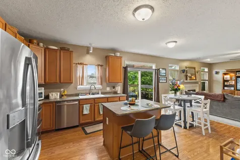 2845 Sleeping Ridge Way Indianapolis IN 46217