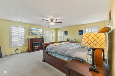2845 Sleeping Ridge Way Indianapolis IN 46217