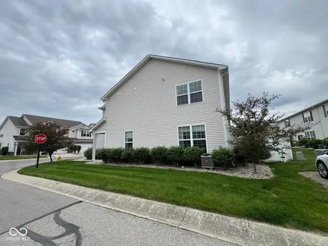 9652 Wild Iris Drive Noblesville IN 46060
