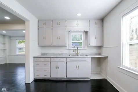 3751 Creston Drive Indianapolis IN 46222