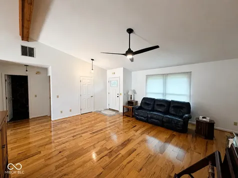 152 E 300 S Crawfordsville IN 47933