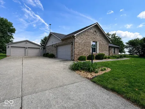 152 E 300 S Crawfordsville IN 47933