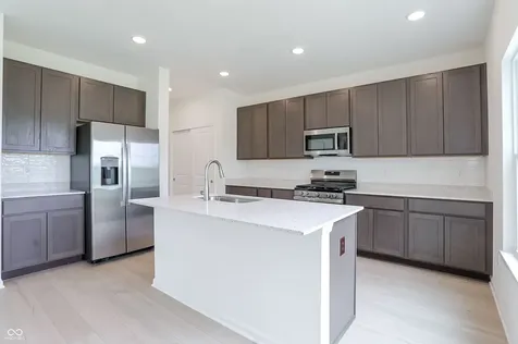 8609 Meadowlands Court Plainfield IN 46168