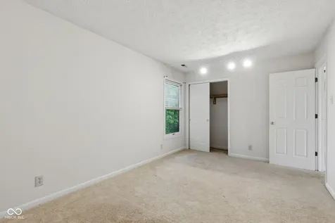 5635 Arabian Court Indianapolis IN 46228