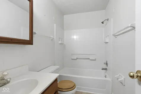 5635 Arabian Court Indianapolis IN 46228