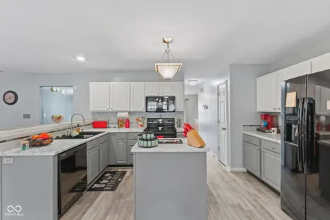 4709 Oakton Way Greenwood IN 46143