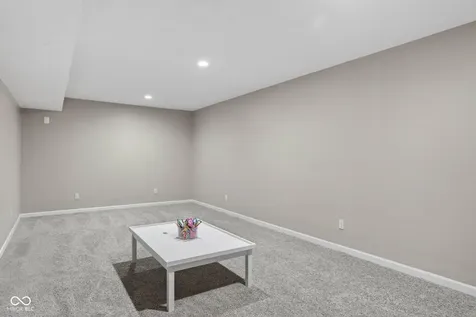 5337 Pelham Way Indianapolis IN 46216