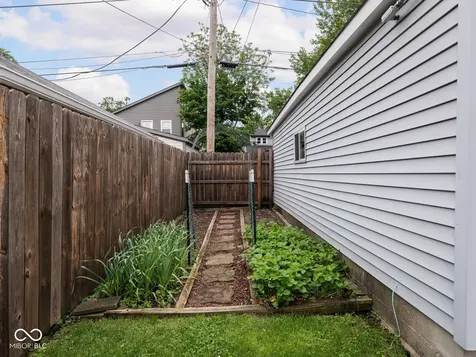 903 Dawson Street Indianapolis IN 46203