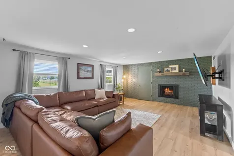 4847 S Eaton Avenue Indianapolis IN 46239
