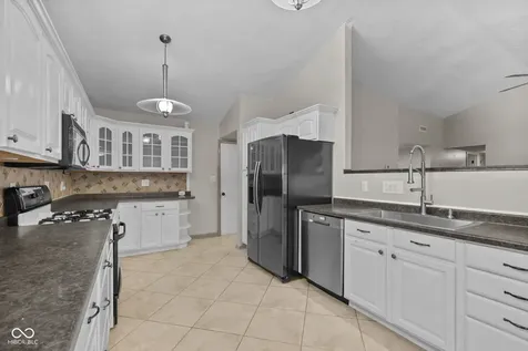 191 Suncrest Drive Greenwood IN 46143
