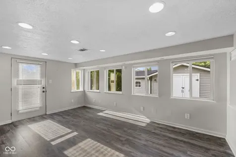 191 Suncrest Drive Greenwood IN 46143