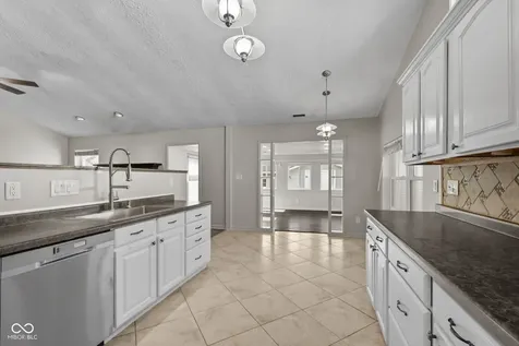 191 Suncrest Drive Greenwood IN 46143