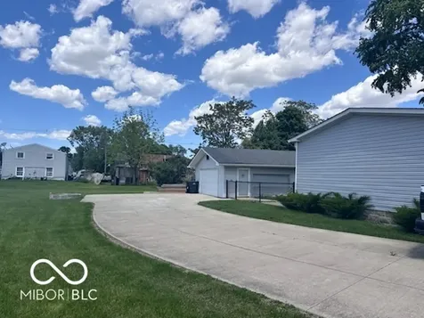 620 Pearl Street Whiteland IN 46184