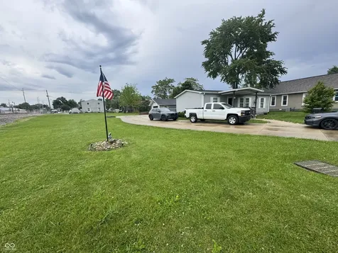 620 Pearl Street Whiteland IN 46184