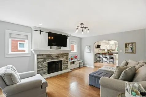 5944 Evanston Avenue Indianapolis IN 46220