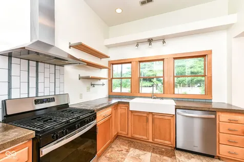 1102 E 49th Street Indianapolis IN 46205