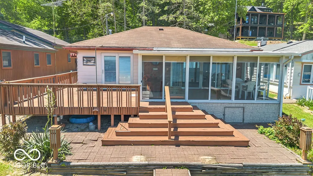 7667 N John Young Road Unionville IN 47468