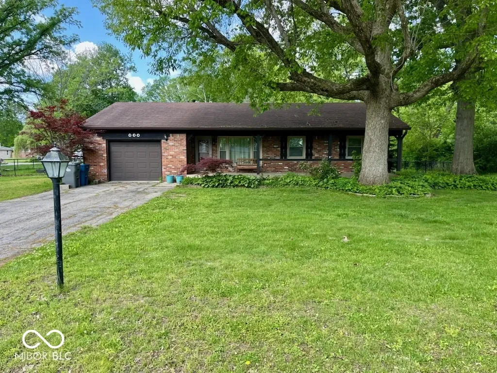 318 Kirk Drive W Indianapolis IN 46234