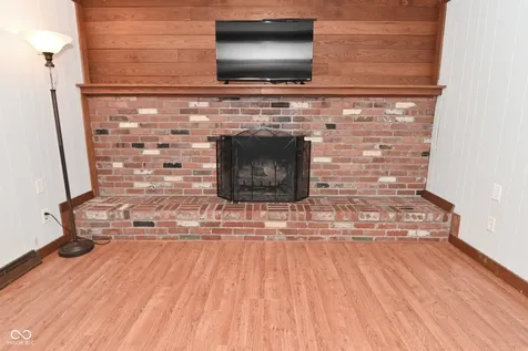 318 Kirk Drive W Indianapolis IN 46234