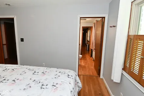 318 Kirk Drive W Indianapolis IN 46234