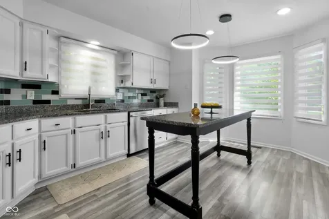 8951 Pennwood Court Indianapolis IN 46240