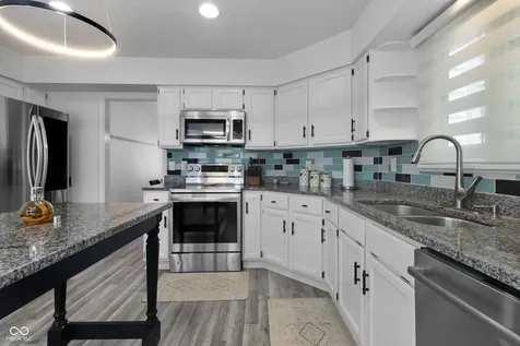 8951 Pennwood Court Indianapolis IN 46240