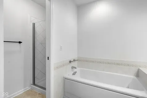 8951 Pennwood Court Indianapolis IN 46240